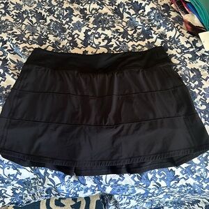 Lululemon pace rival skirt size 10. NWOT black.